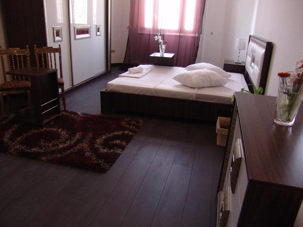 Grand Royal Hotel 2*