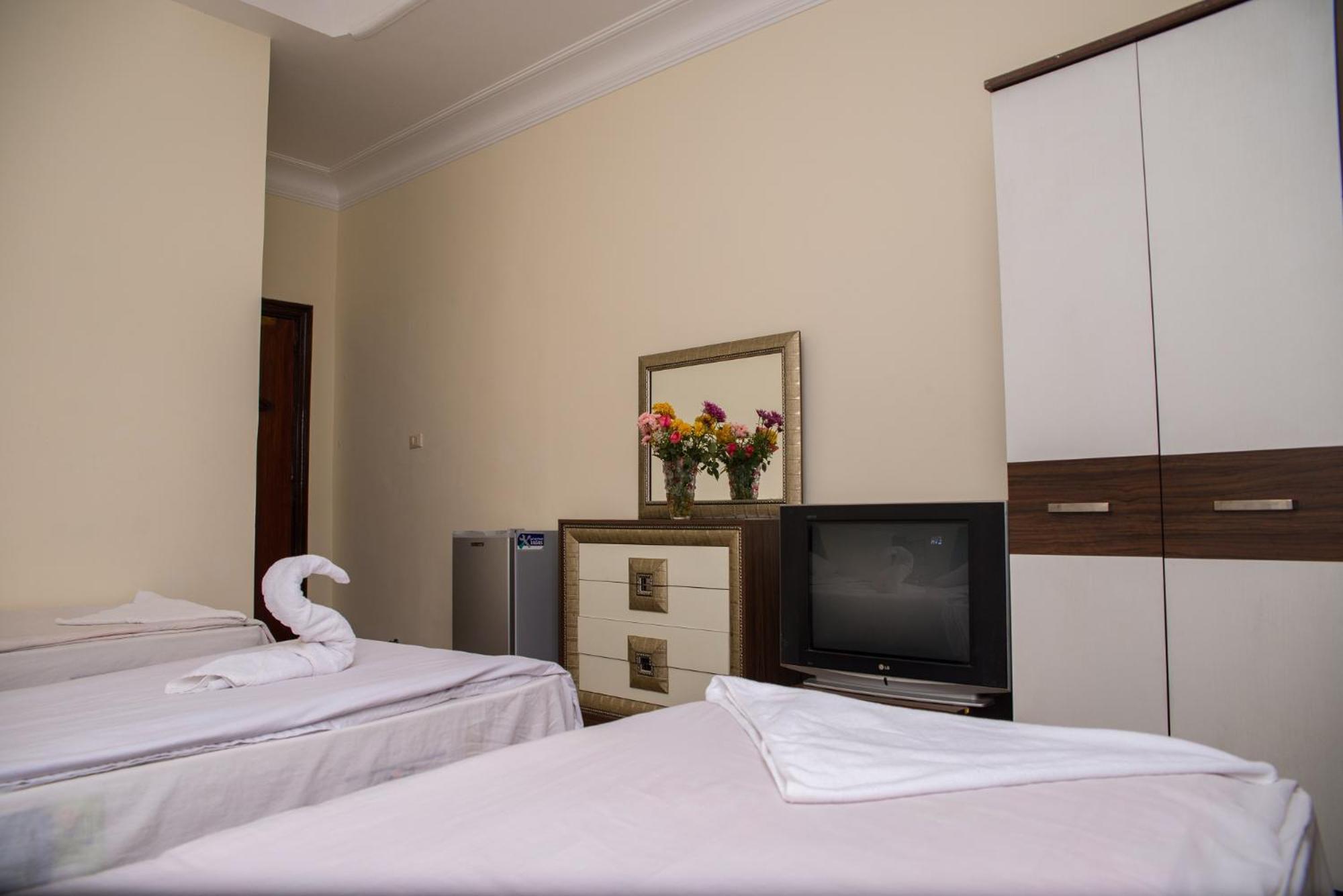 Hotel Grand Royal