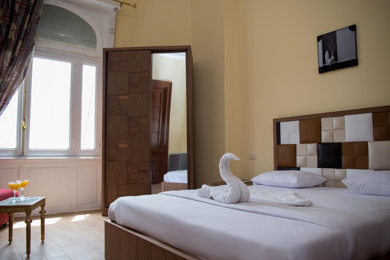 Hotel Grand Royal