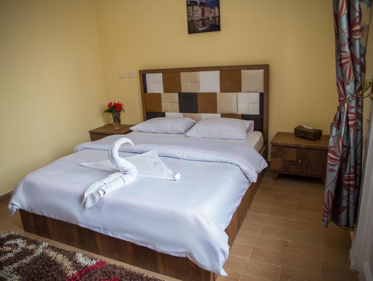 Grand Royal Hotel 2*